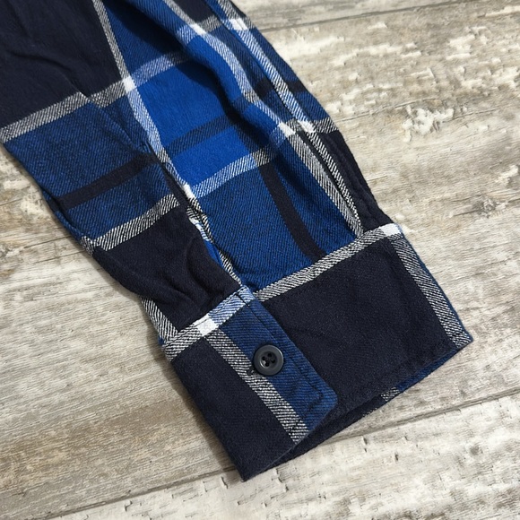 American Eagle blue plaid flannel - Picture 5 of 10